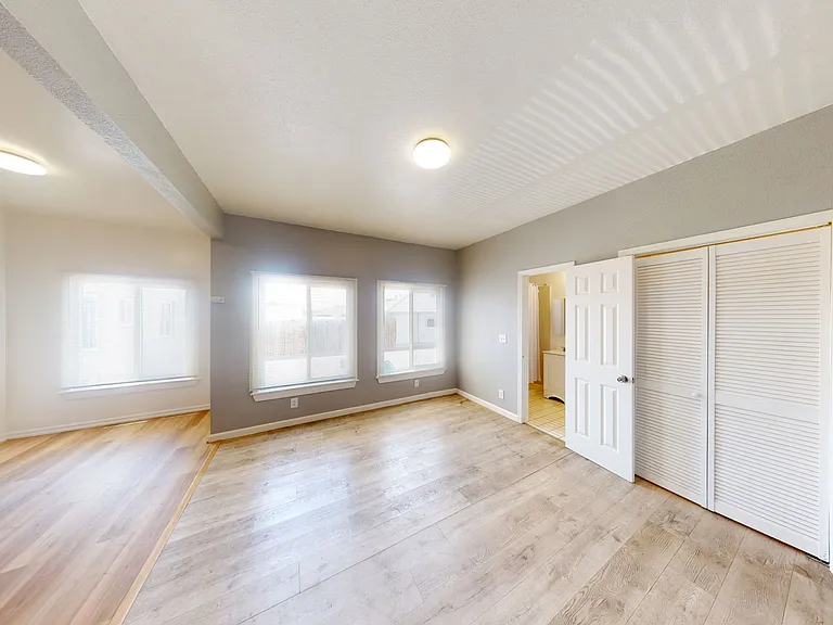 2805 E 16th Street — Photo 10