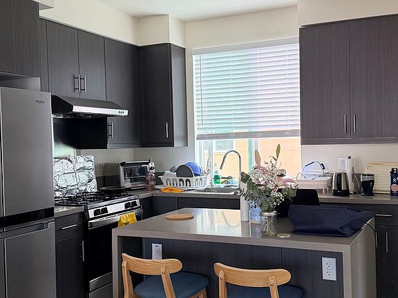 3rd image of 19 Chapel Ave #C