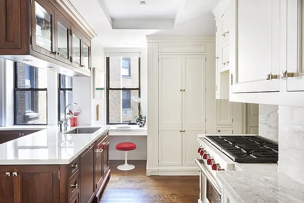 Sold by Warburg | media 18