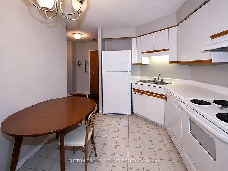 695 Richmond St #1306 — Photo 5