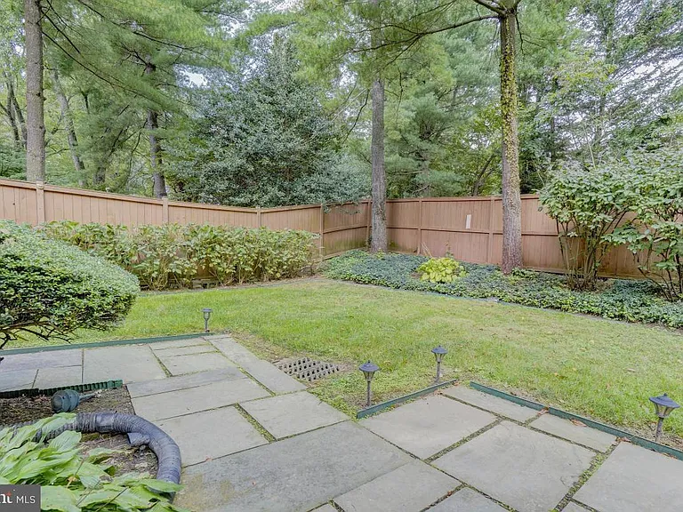 9548 Fox Hollow Dr — Photo 11