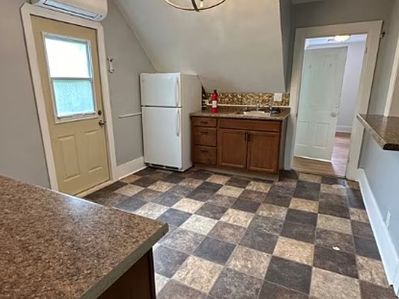 5th image of 1302 Mississippi St #1304