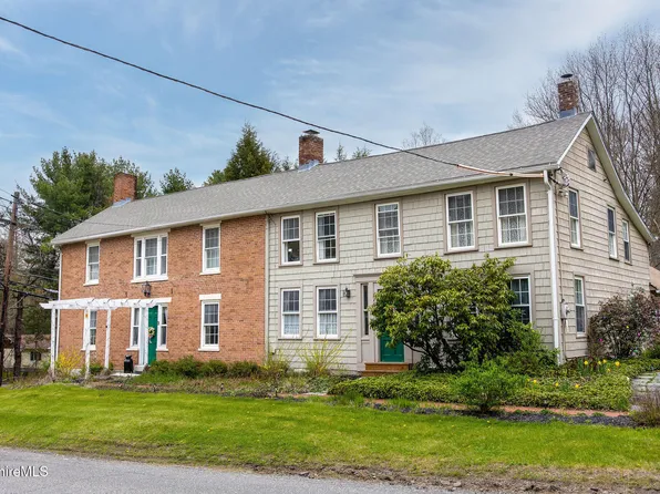 3 Lake Buel Rd, Great Barrington, MA 01230
