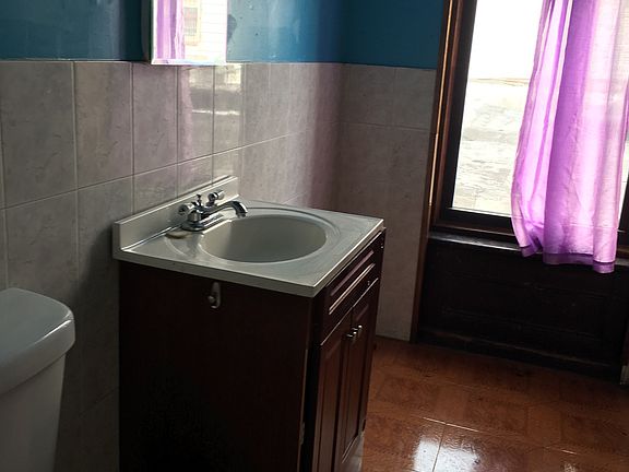 4th image of 469 Myrtle Ave #1