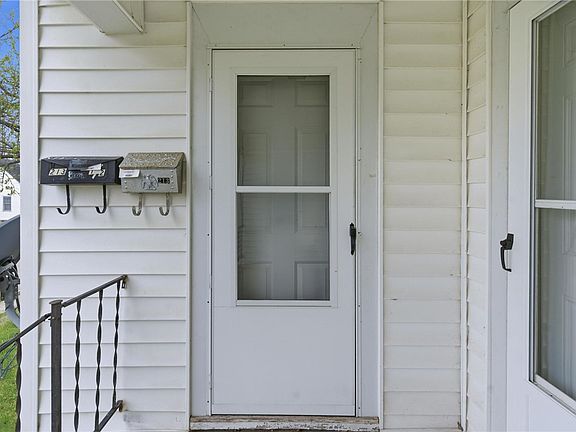 3rd image of 213 W Birdsall St