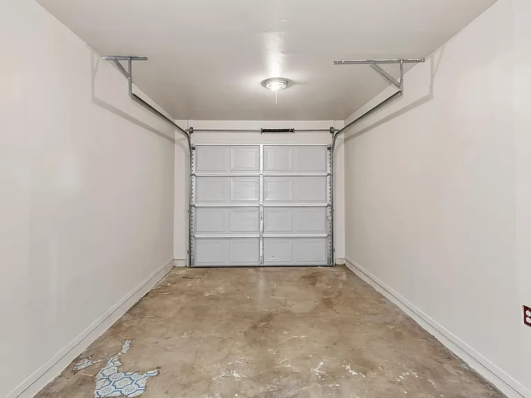 513 Gilmore Way — Photo 25