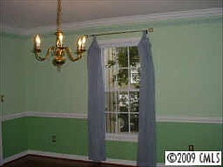 4th image of 10607 S Hall Dr