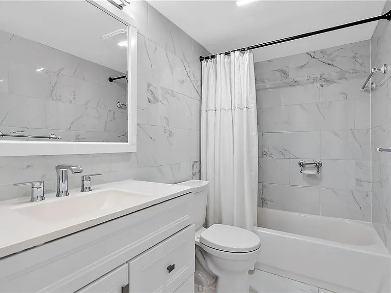 95 N Birch Rd #405 — Photo 14