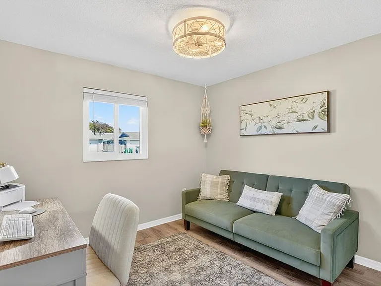 425 Via Valencia Ct — Photo 11