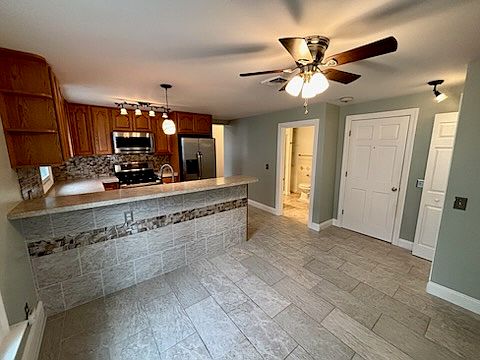 5th image of 107-109 N Main St #109B