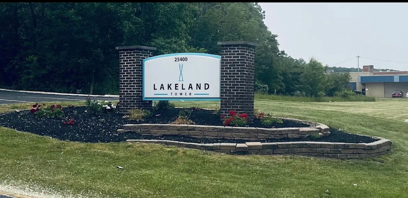 Lakeland Tower — Photo 3
