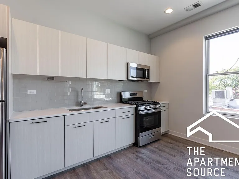 2247 W Lawrence Ave #3 — Photo 9