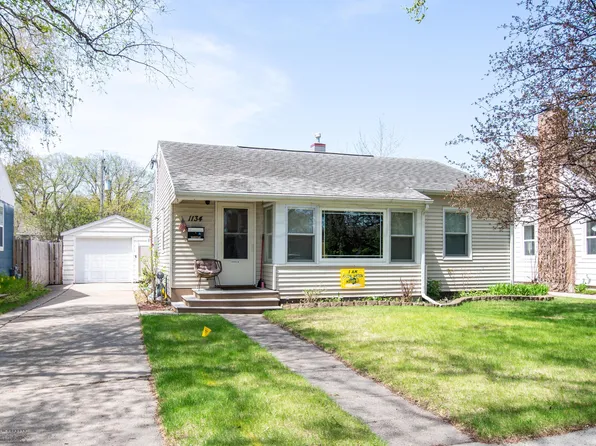 1134 Oak St N, Fargo, ND 58102