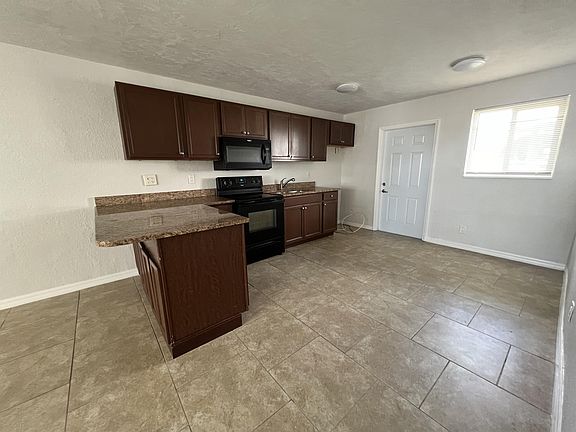 5th image of 2290 S Palmetto Ave #11201126
