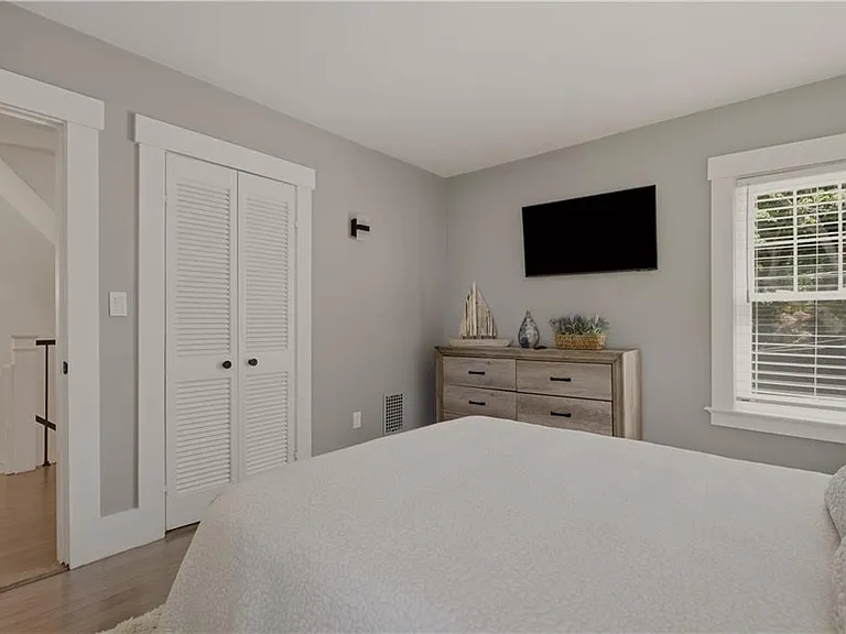21 Pell St — Photo 20