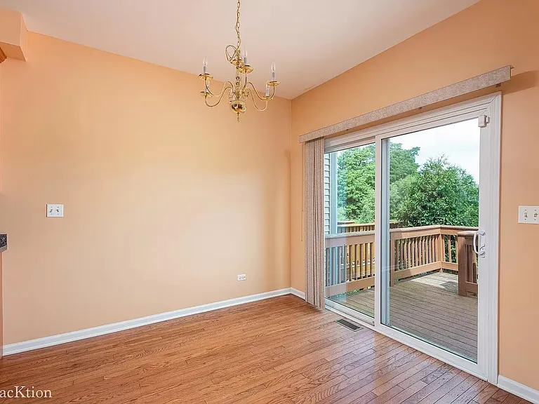 1584 Yellowstone Dr — Photo 5