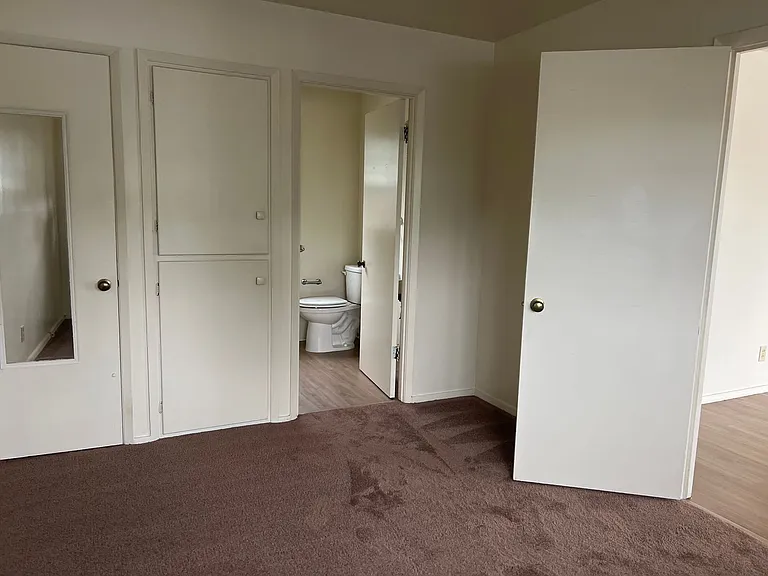 2310 Wilson St — Photo 2