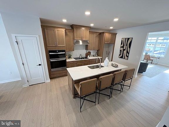 5th image of 40 Grayson Ln