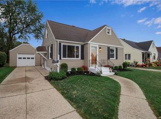 1353 Cleveland Dr, Cheektowaga, NY 14225