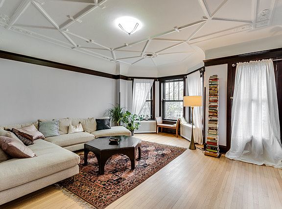 2nd image of 5455 S Hyde Park Blvd APT 3S