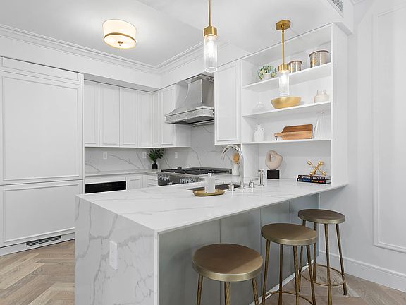 4th image of 333 E 82nd St #6C