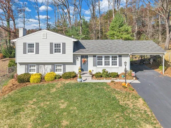 3745 Hummingbird Ln, Roanoke, VA 24018