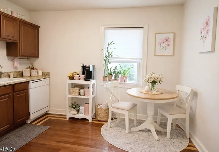 254 W Franklin St #2 — Photo 4
