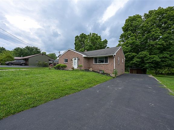 3rd image of 1013 Shenango Rd