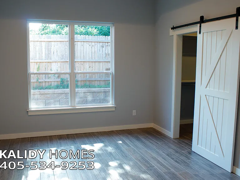 421 Remington Ave — Photo 13