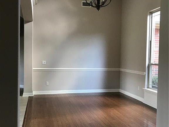 3rd image of 11161 Frisco Dr