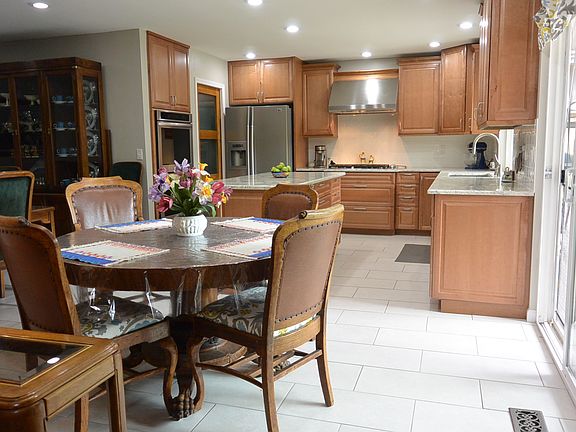 4th image of 5312 Noreen Dr NE