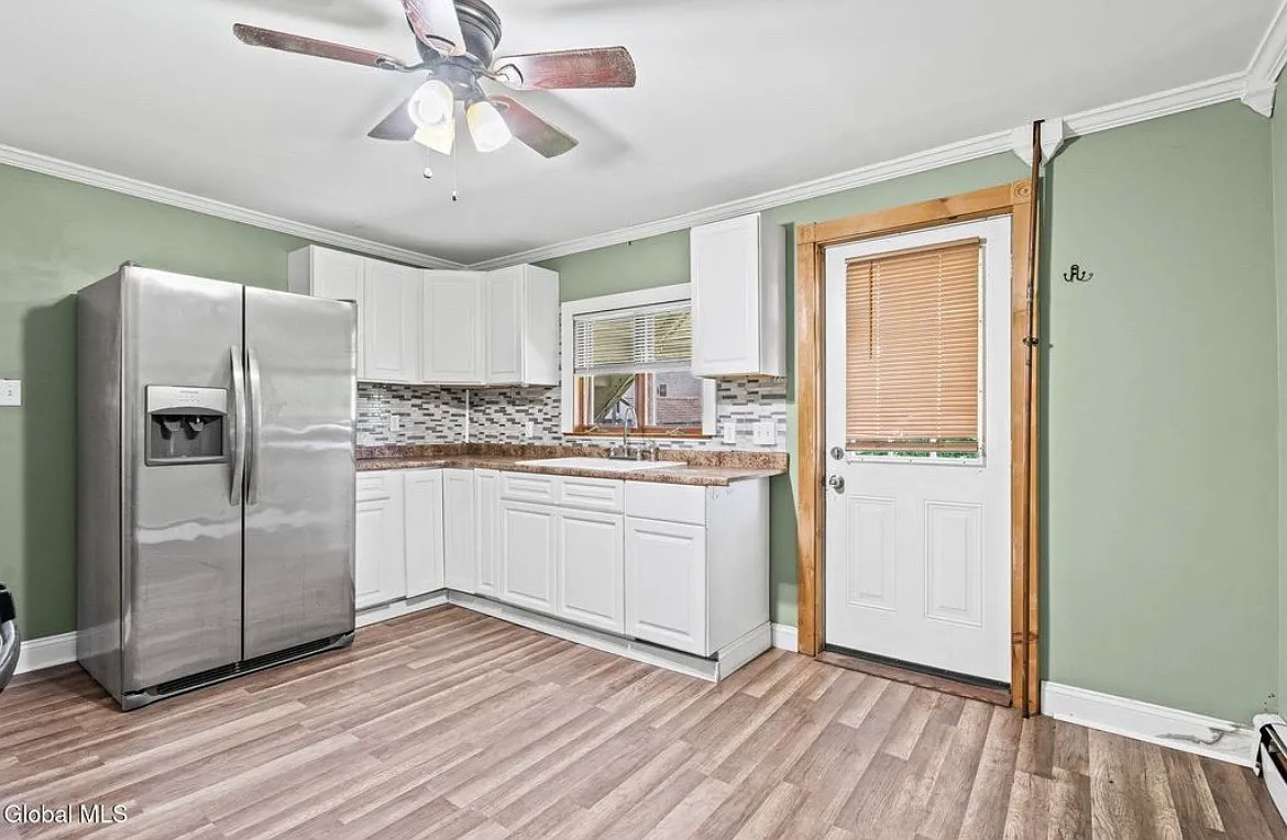 1 bed, $1,100 — Photo 1