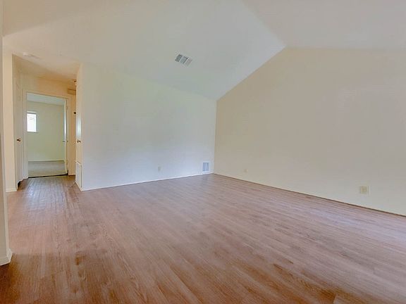 3rd image of 10809 Lanshire Dr