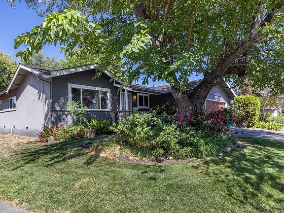 2nd image of 3801 Yosemite Drive
