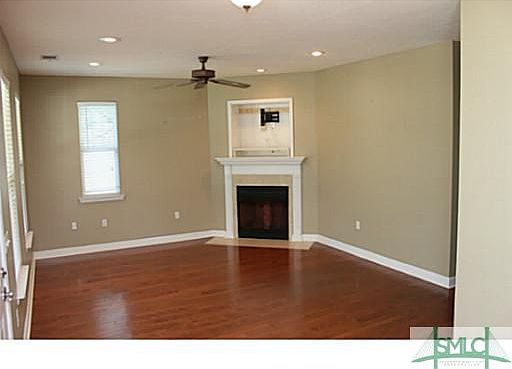 4th image of 416 B Morgan Street