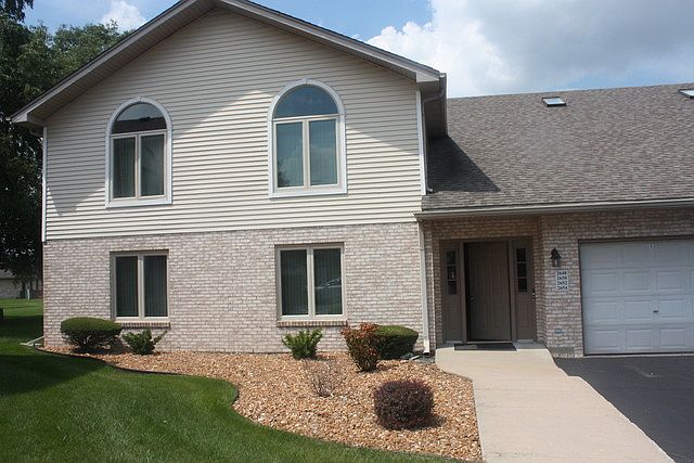 1st image of 2650 Crescenzo Dr #0
