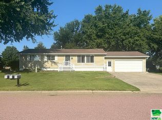 1001 Aurora St, Boyden, IA 51234