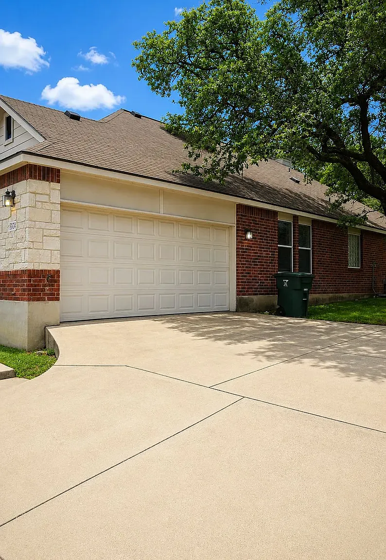 3 bed, 2176 sqft, $1,875 — Photo 2