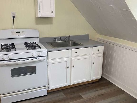 3rd image of 2219 W 103rd St