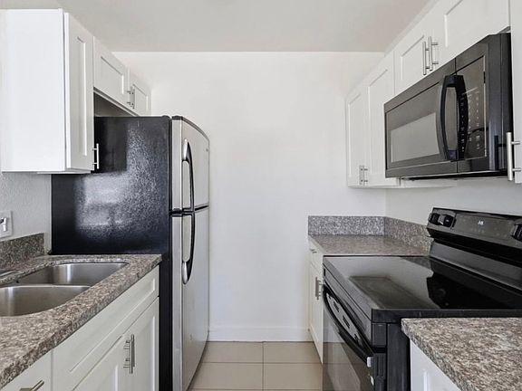 5th image of 180 W New York Ave #4