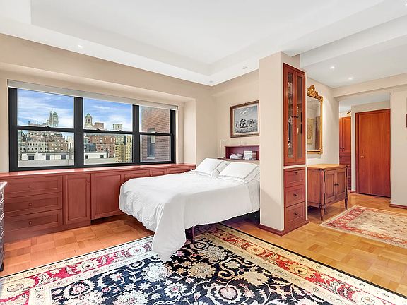 4th image of 165 E 72nd St APT 15N