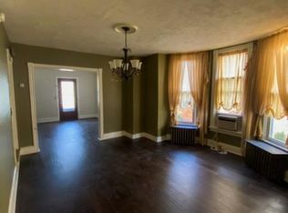35 E Pennsylvania Ave, Pen Argyl, PA 18072