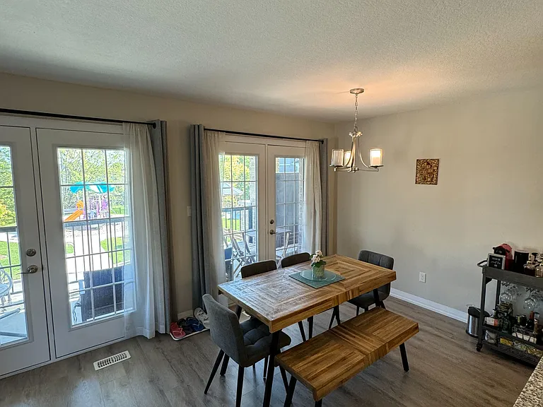 45 Bank Swallow Cres — Photo 12