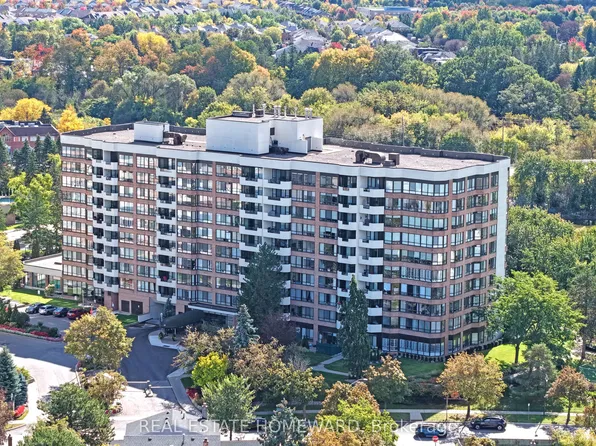 55 Austin Dr #604, Markham, ON L3R 8H5