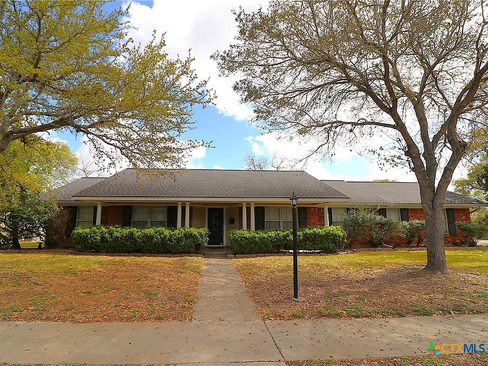 1st image of 417 Salisbury Ln