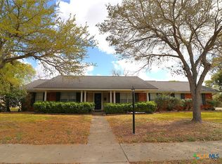 417 Salisbury Ln, Victoria, TX 77904