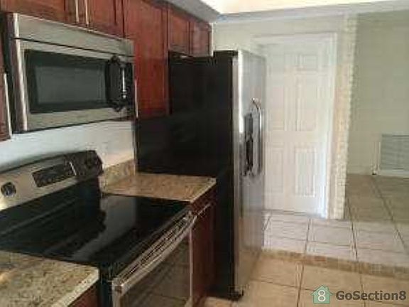3rd image of 1154 SW 24th Ave