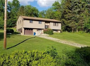 205 McJunkin Rd, Pittsburgh, PA 15239