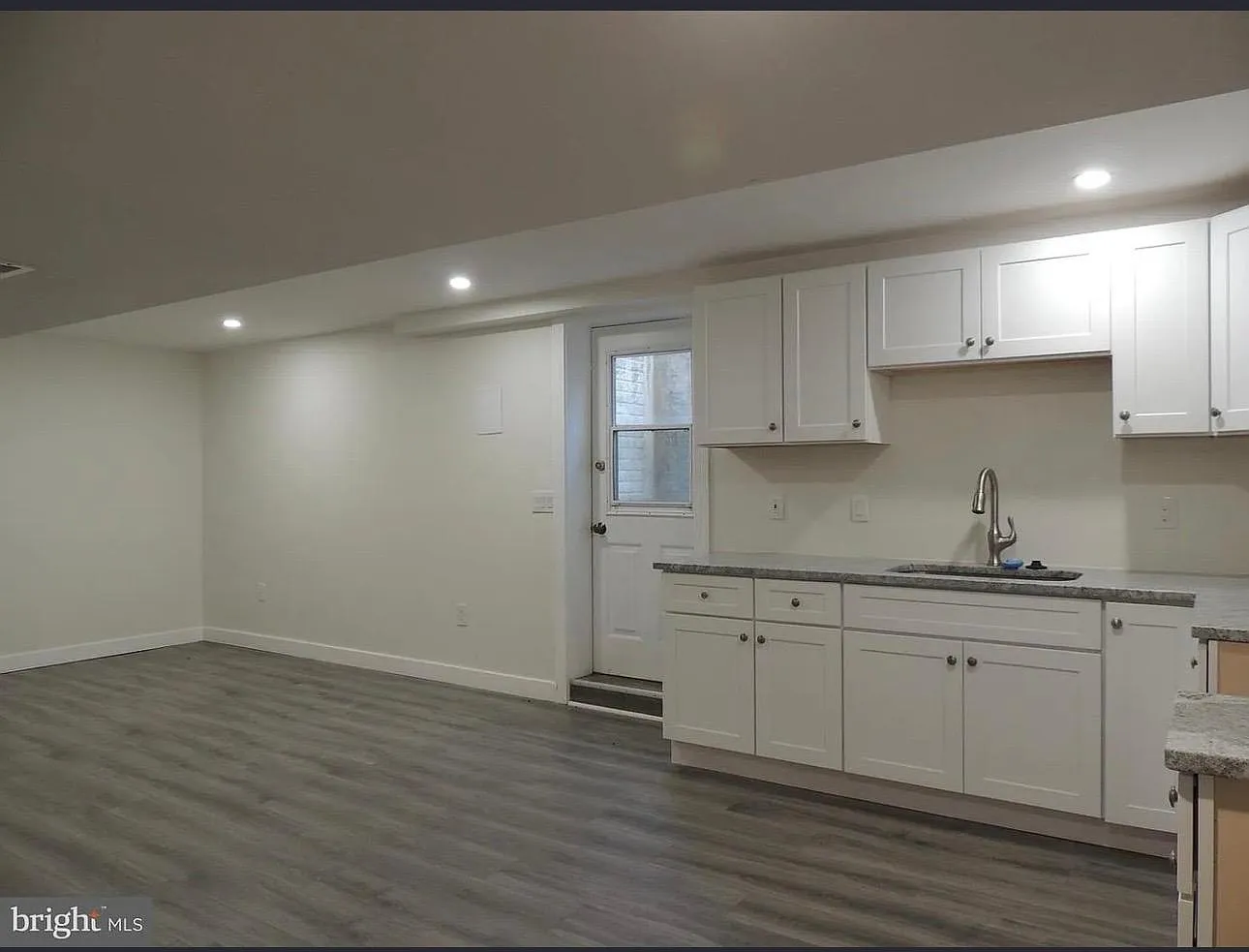 2 bed, 2520 sqft, $2,000 — Photo 2