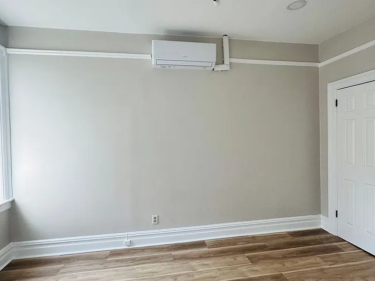 863 Avenue C — Photo 11